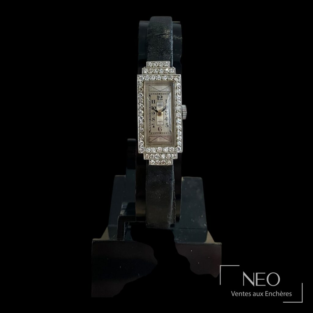Montre bracelet rectangulaire L.LEROY & Cie en platine serti de diamants