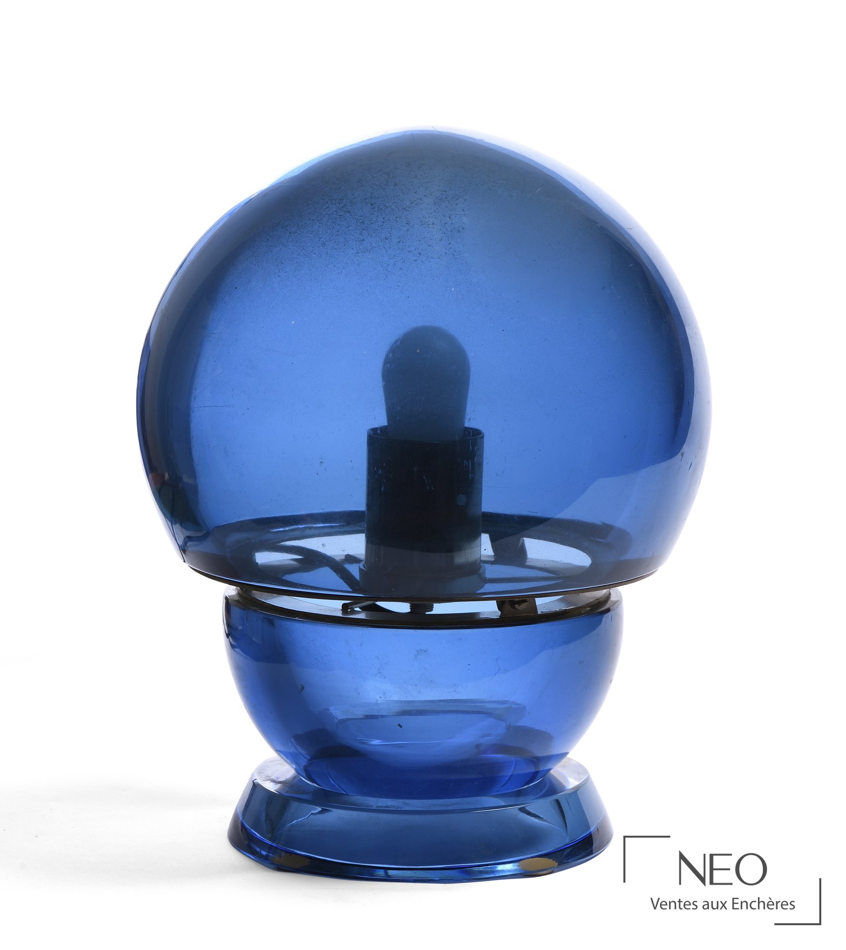 Lampe ronde en verre bleu et acier brossé, deuxième moitié du XXe siècle