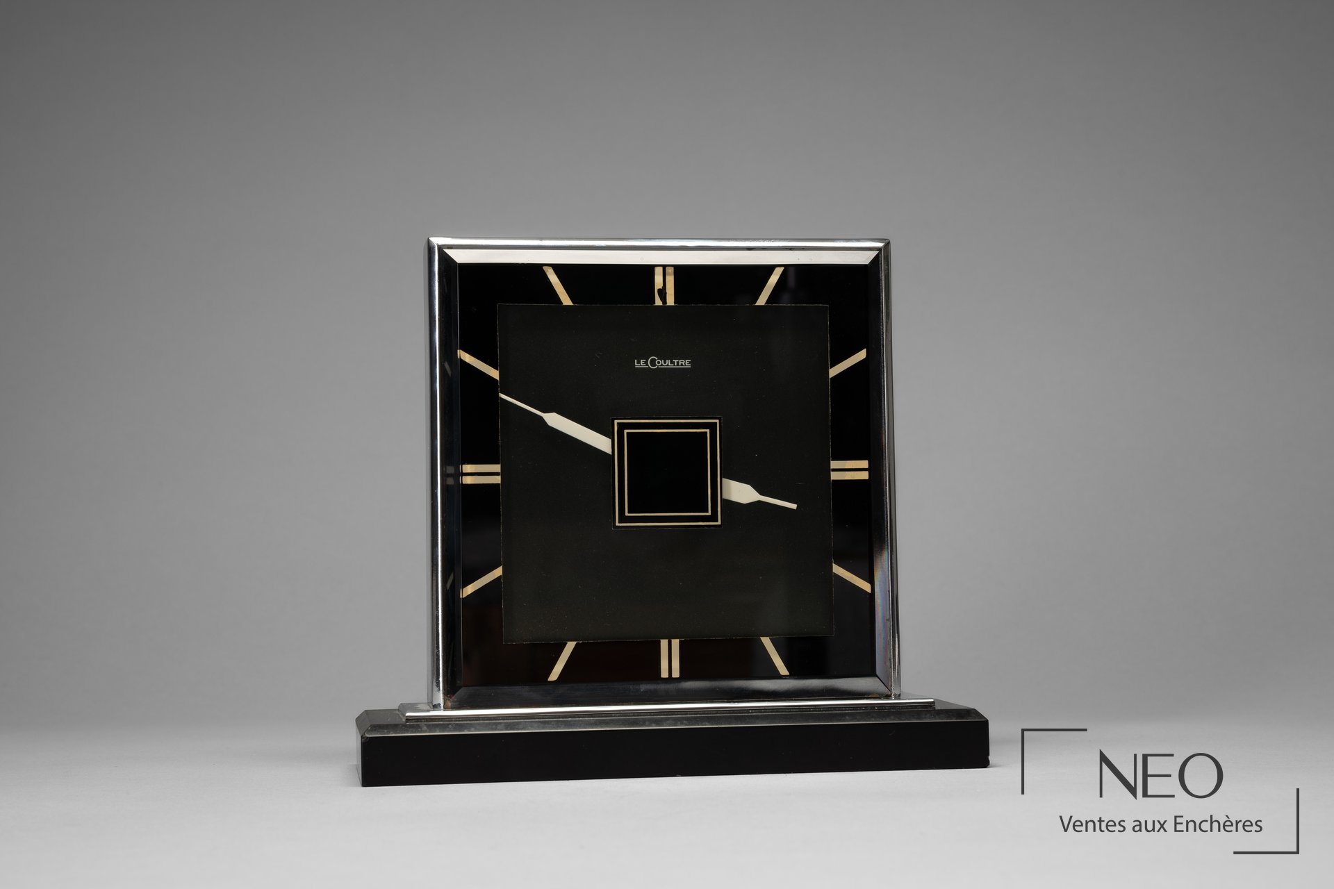 Pendule de table LeCoultre Duoface en marbre noir et métal chromé