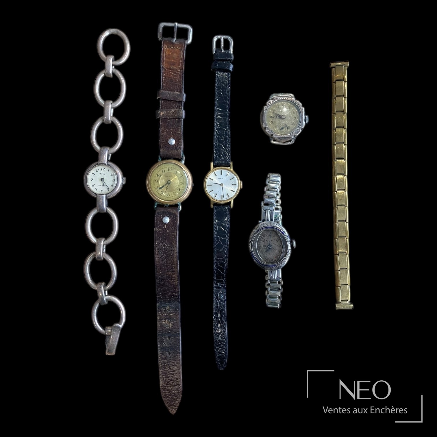 Lot de cinq montres dont trois en argent