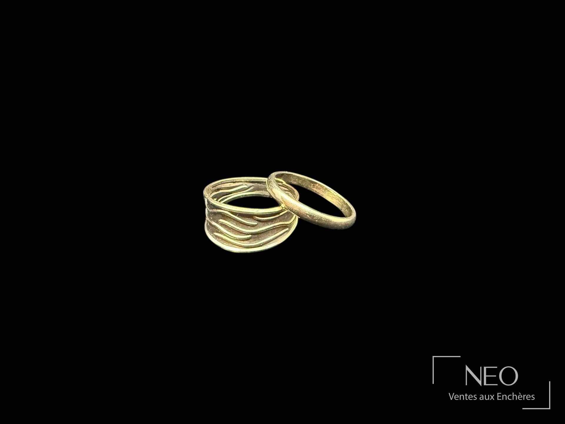 Lot de deux bagues en or gris 18 carats, alliance et bague jonc