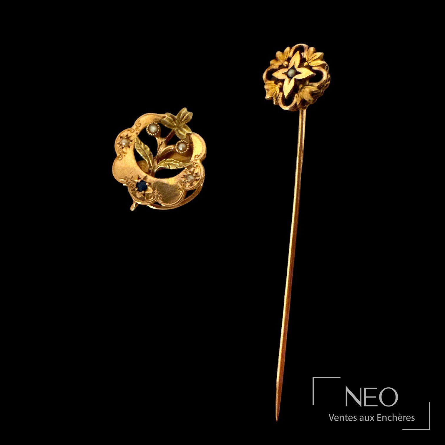 Lot en or rose 18K et métal doré, épingle à cravate et élément stylisé