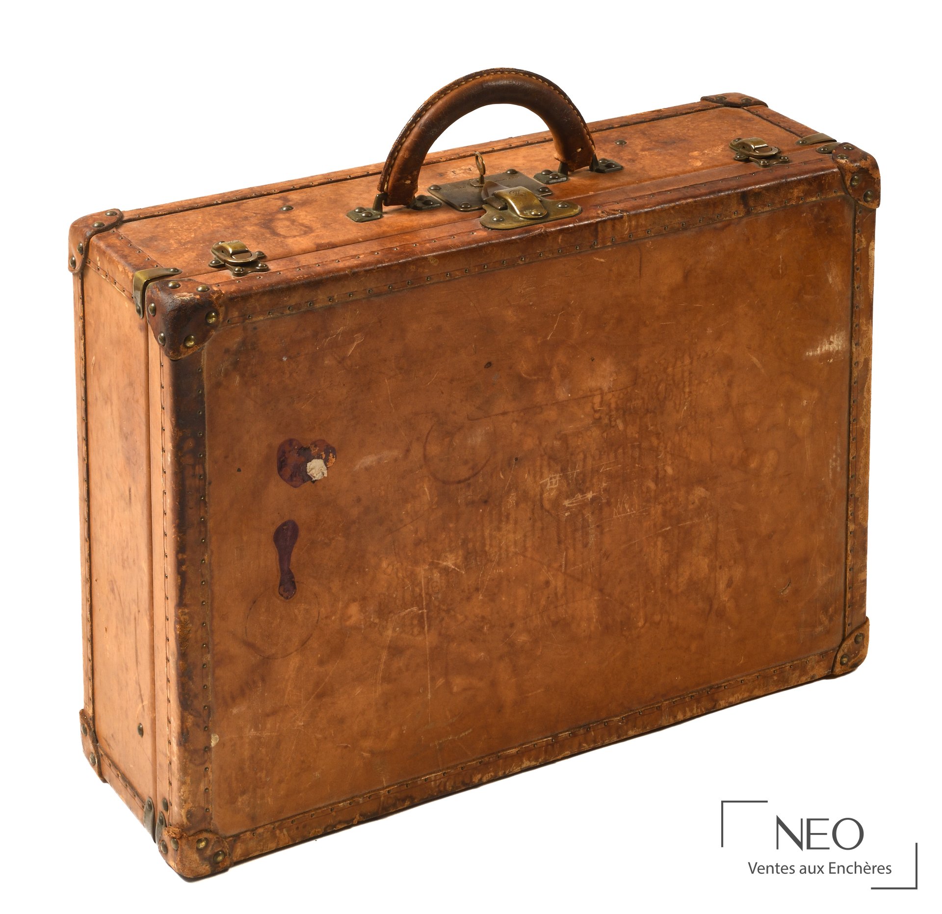 Louis Vuitton Bisten 55, valise monogrammée en cuir ancien