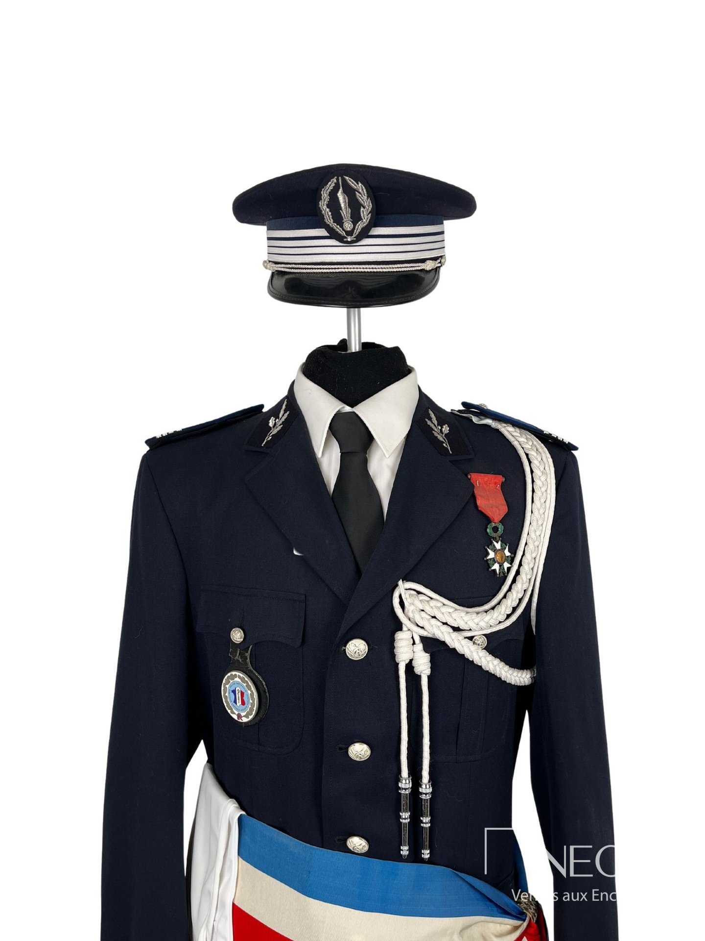 Mannequin de commandant de la police nationale avec vareuse et casquette