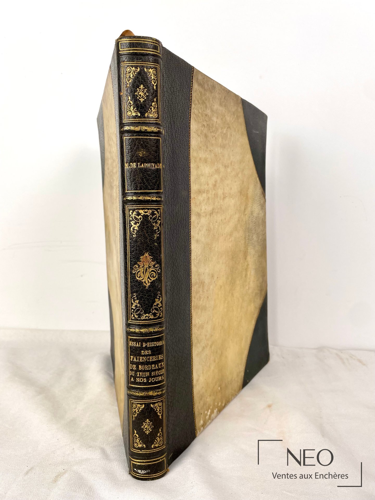 Meaudre de Lapouyade, Essai d’Histoire des Faïenceries de Bordeaux, 1926