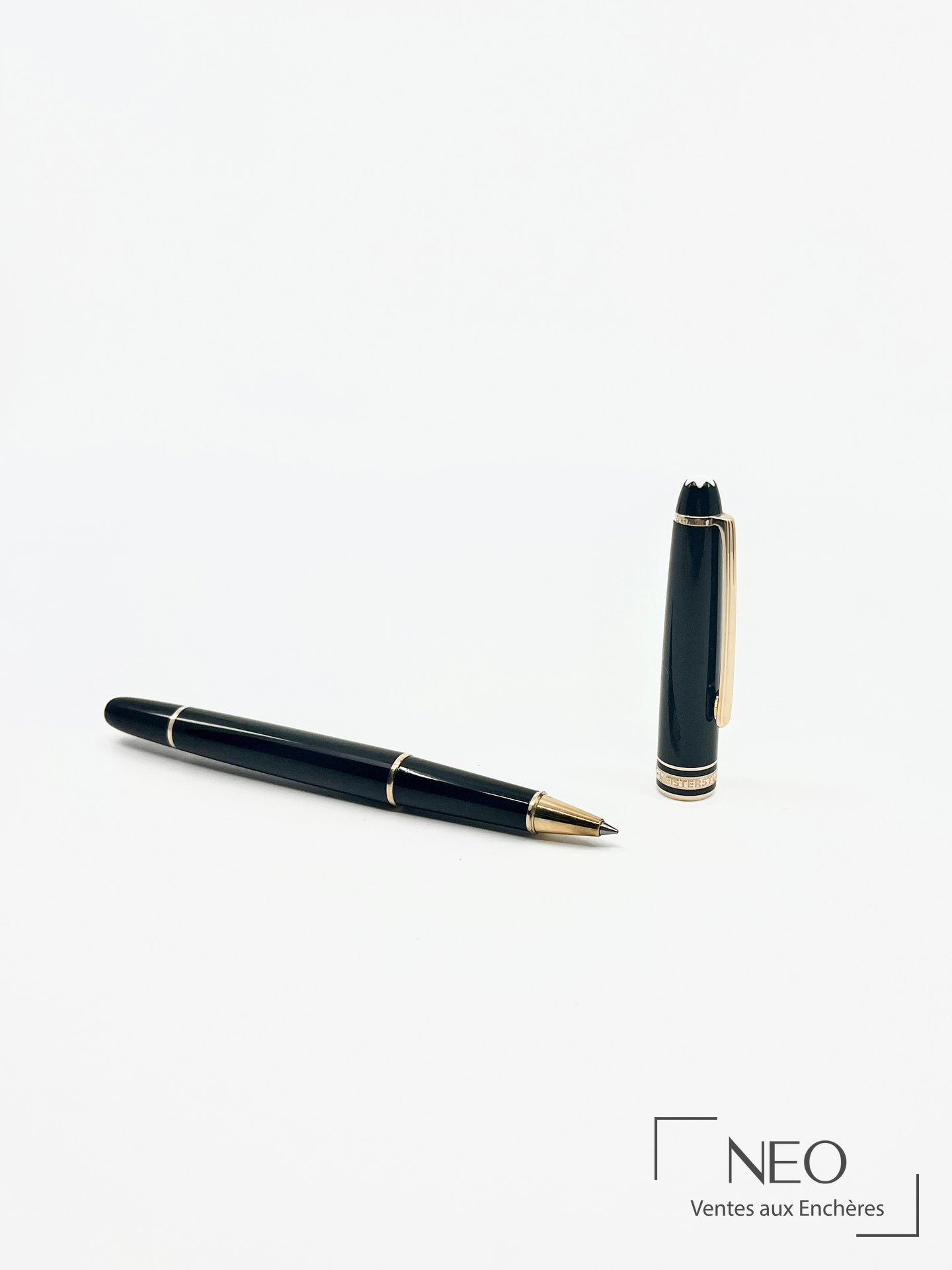 Montblanc Meisterstück stylo bille en résine noire et métal doré