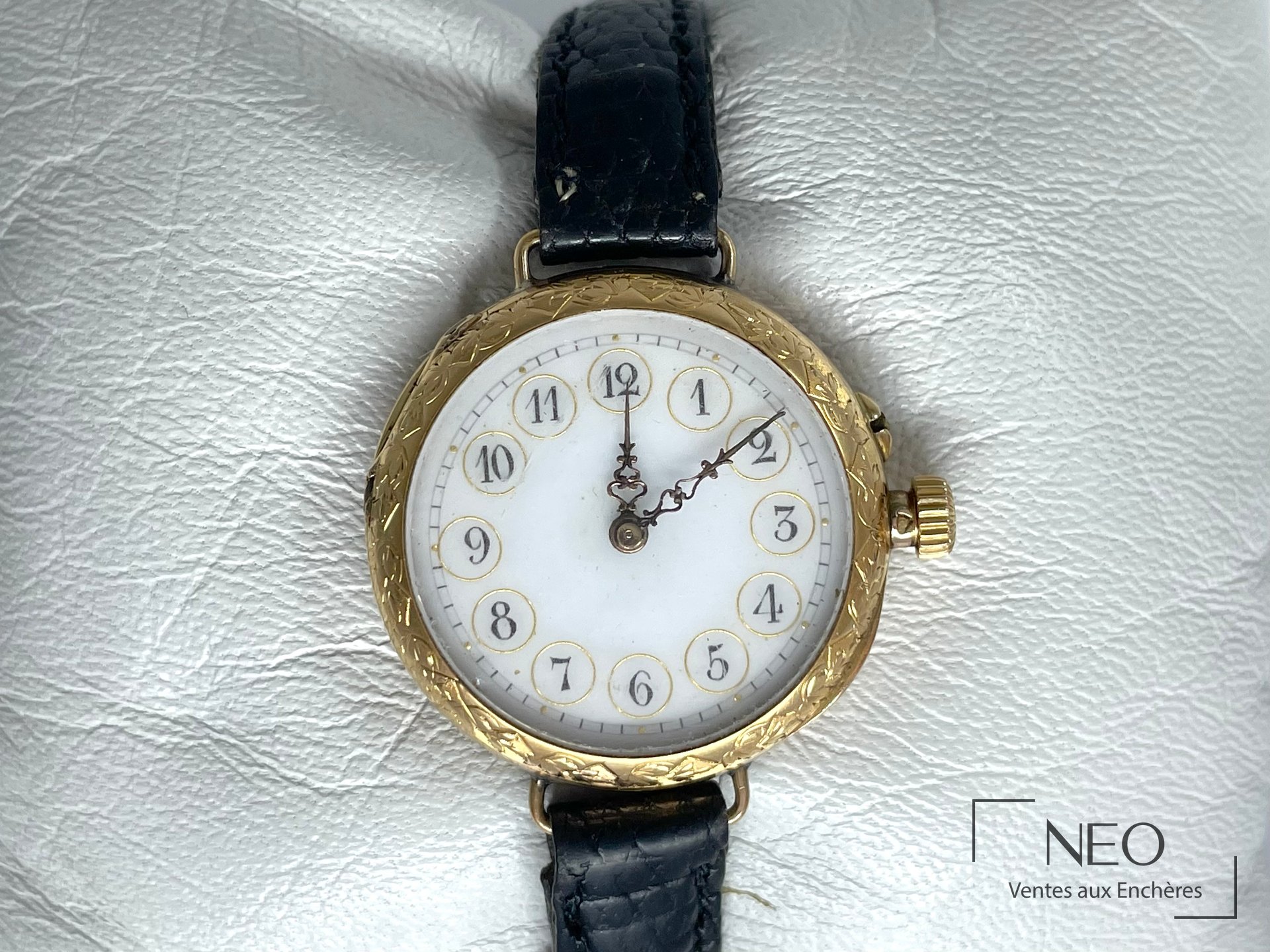 Montre-bracelet en or jaune 18 carats, cadran émaillé