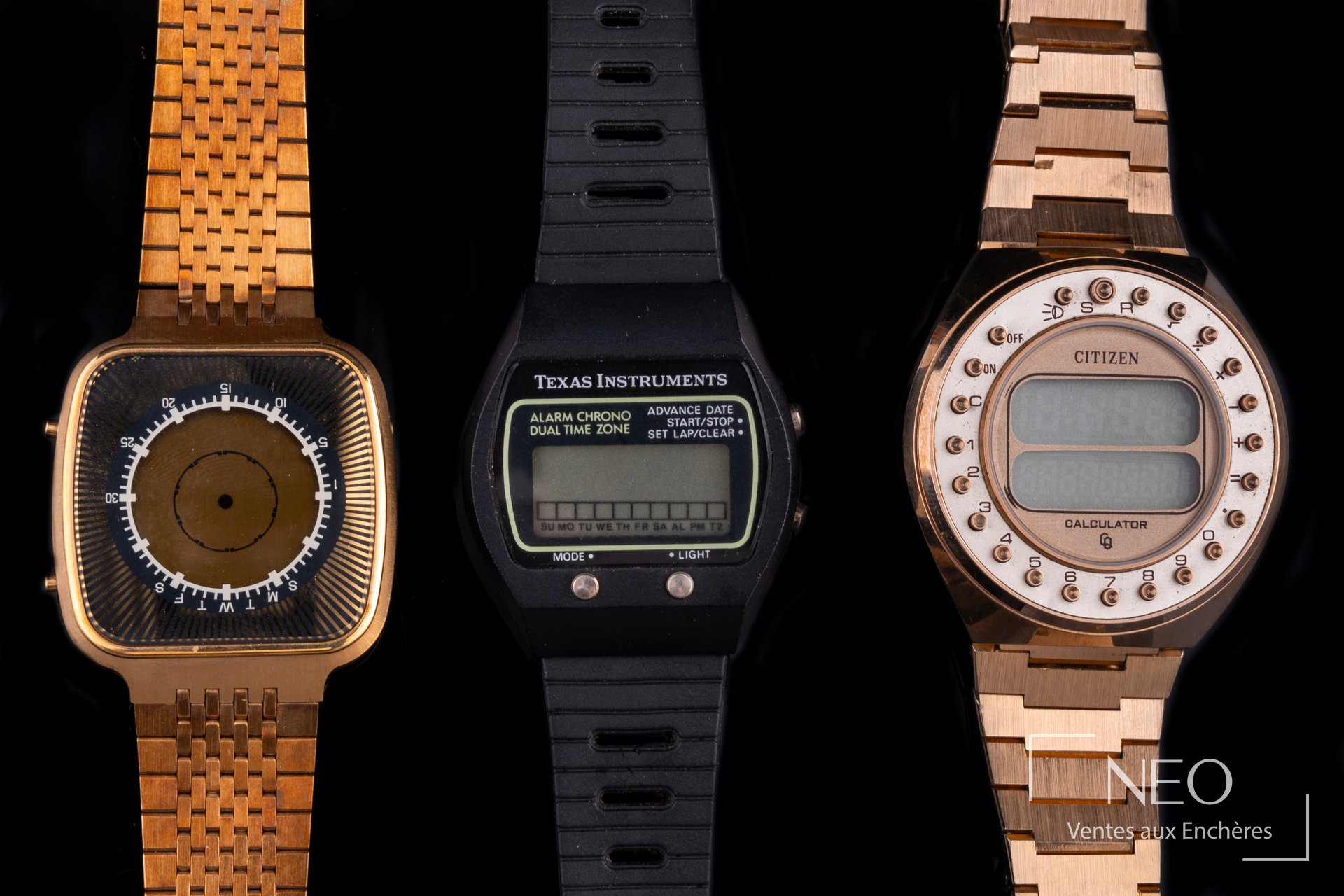 Lot de montres digitales en métal doré et métal noir