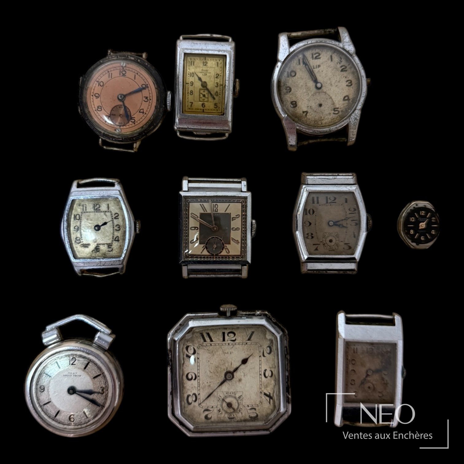 Lot de neuf montres diverses vues de face sur fond noir