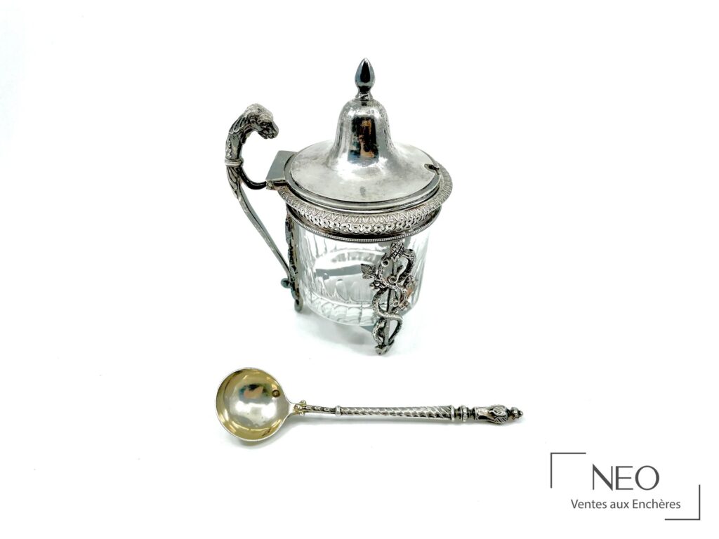Moutardier en argent avec cuillère à sel
