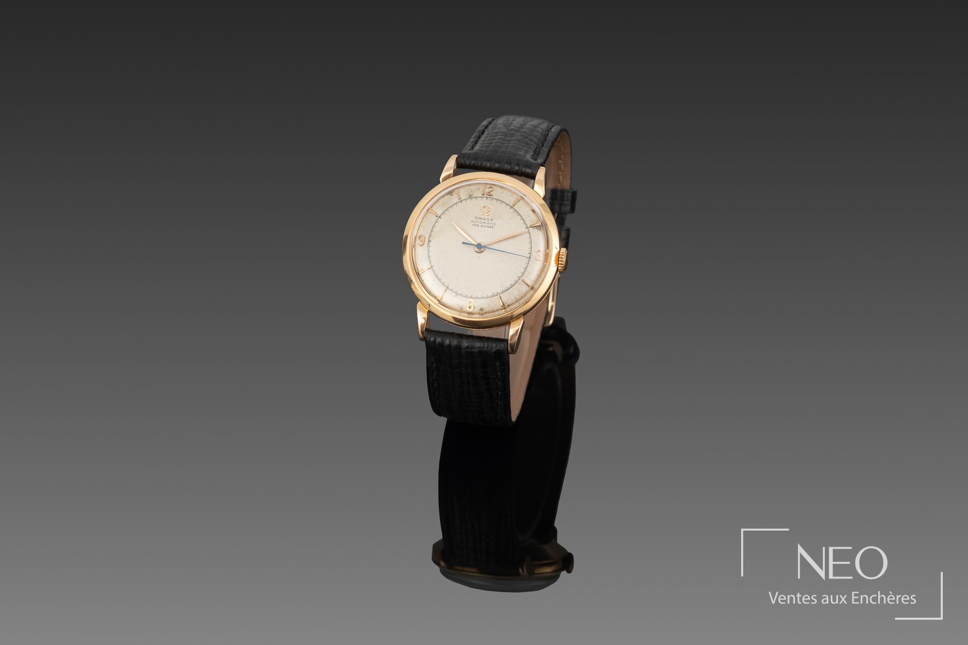 Omega Classique montre de ville en or jaune 18K