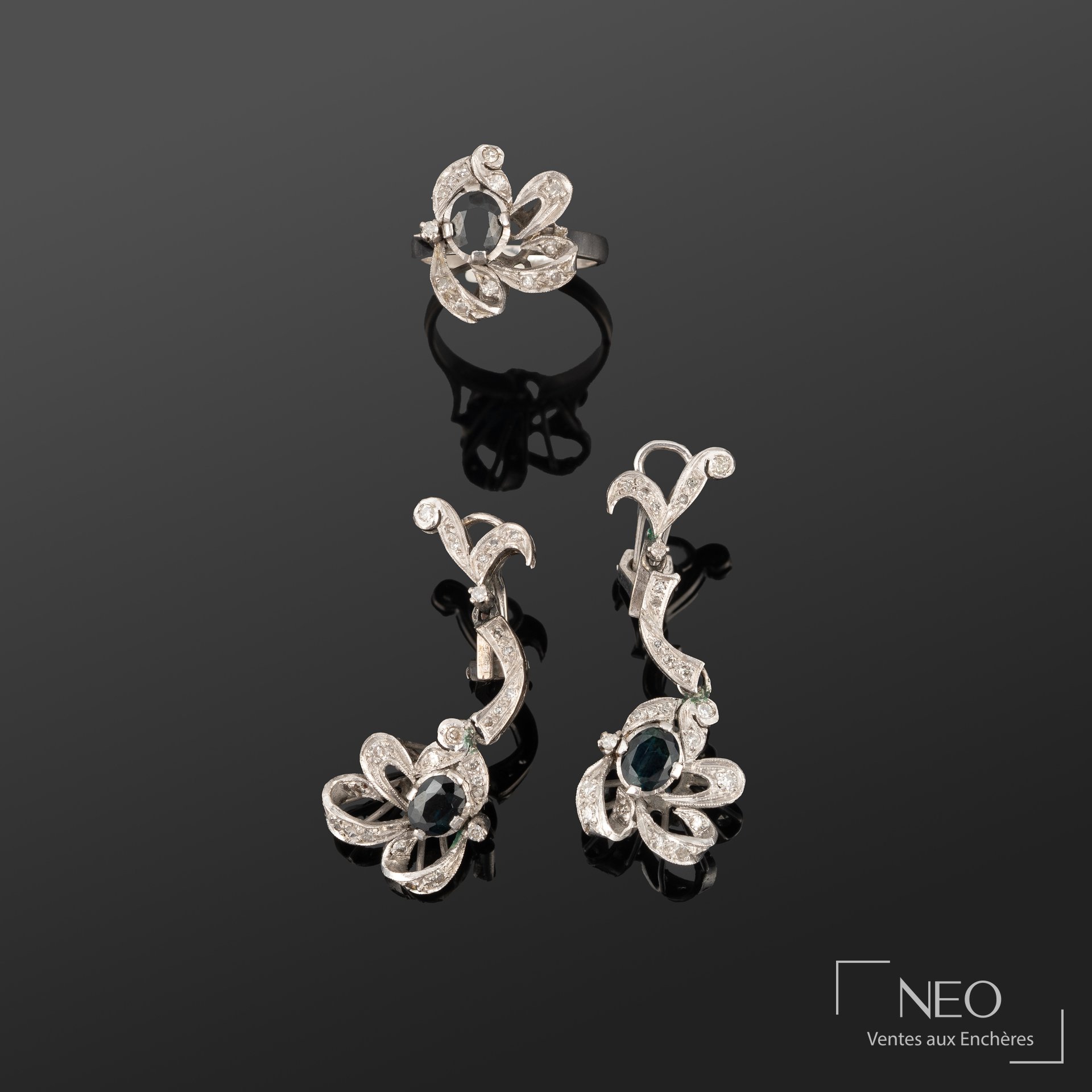 Parure en or blanc 14K aux saphirs et diamants