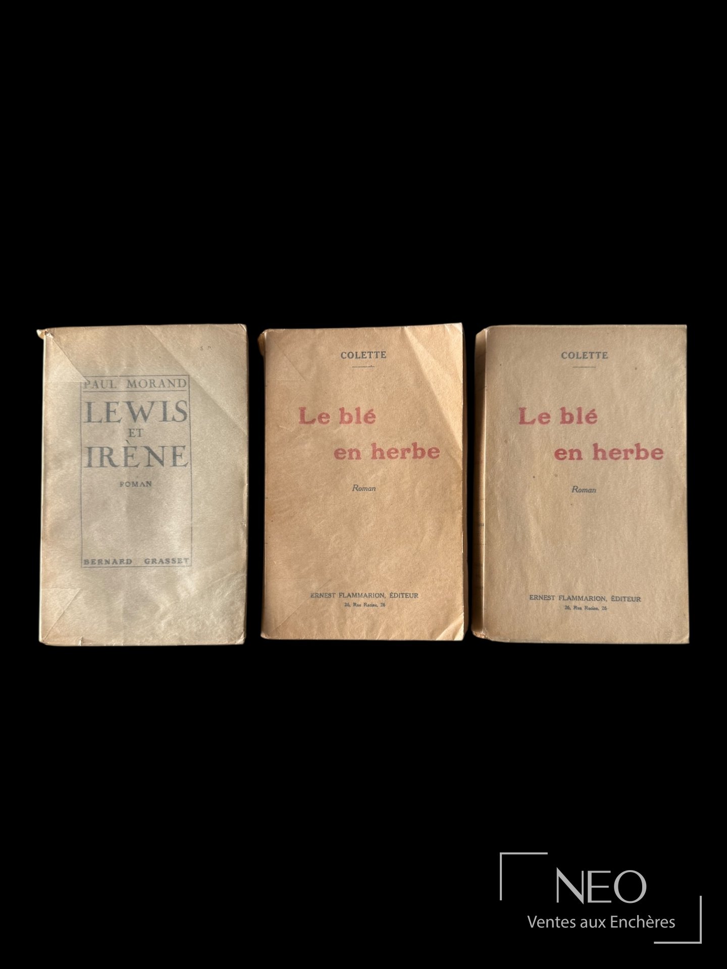 Trois livres brochés de Paul Morand et Colette en couverture