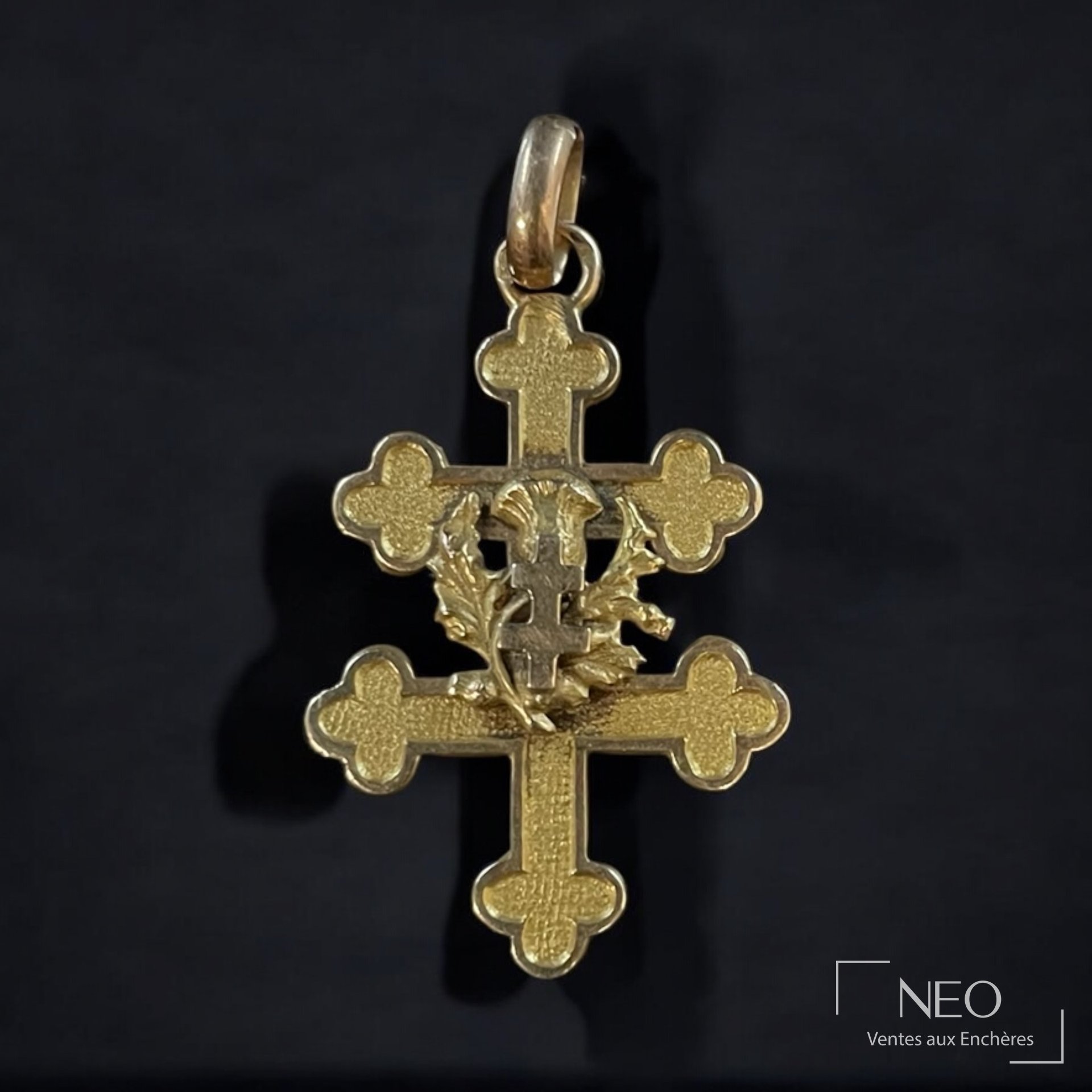 Pendentif croix de Lorraine en or jaune 18 carats