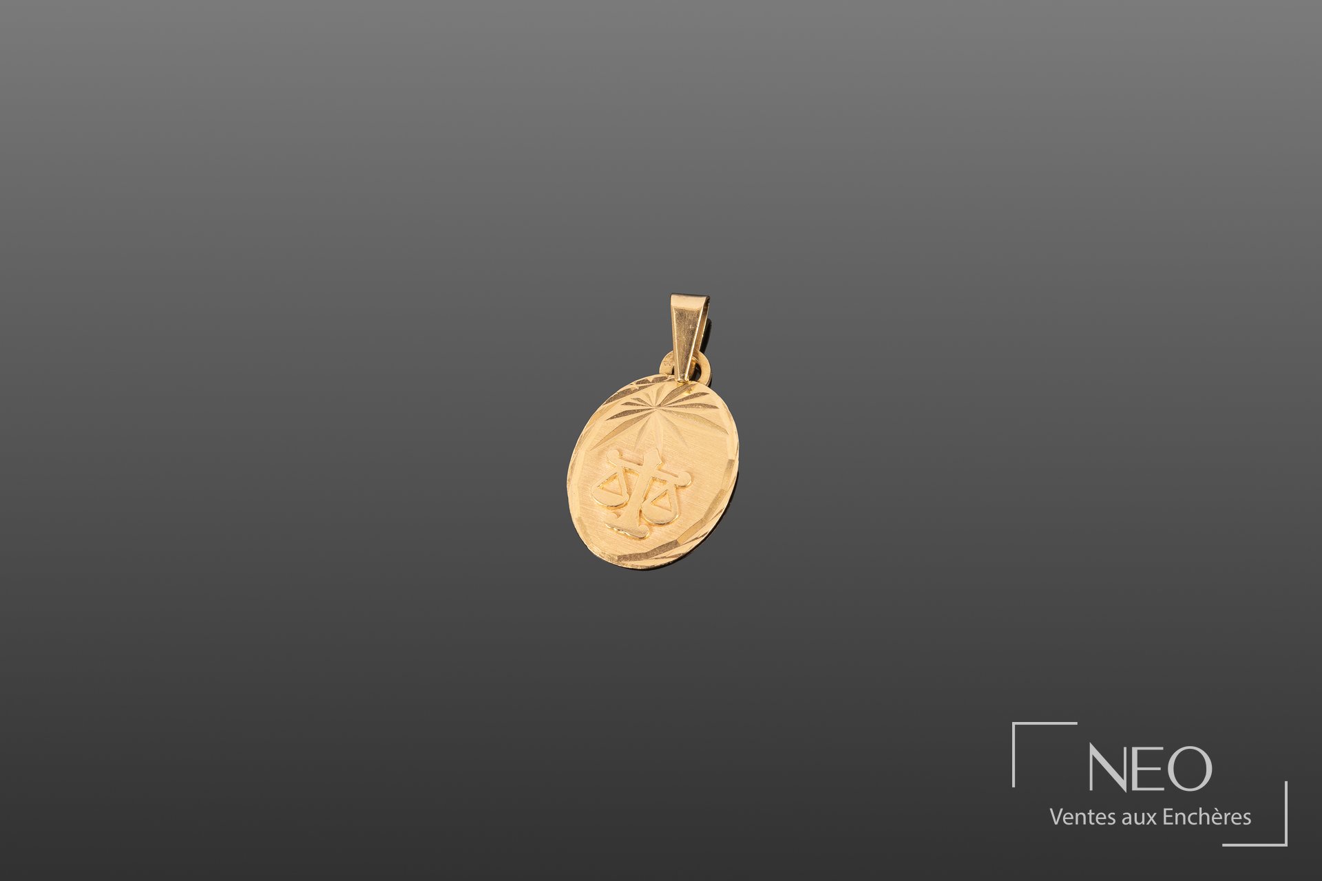 Pendentif en or jaune 18 carats signe astrologique de la balance