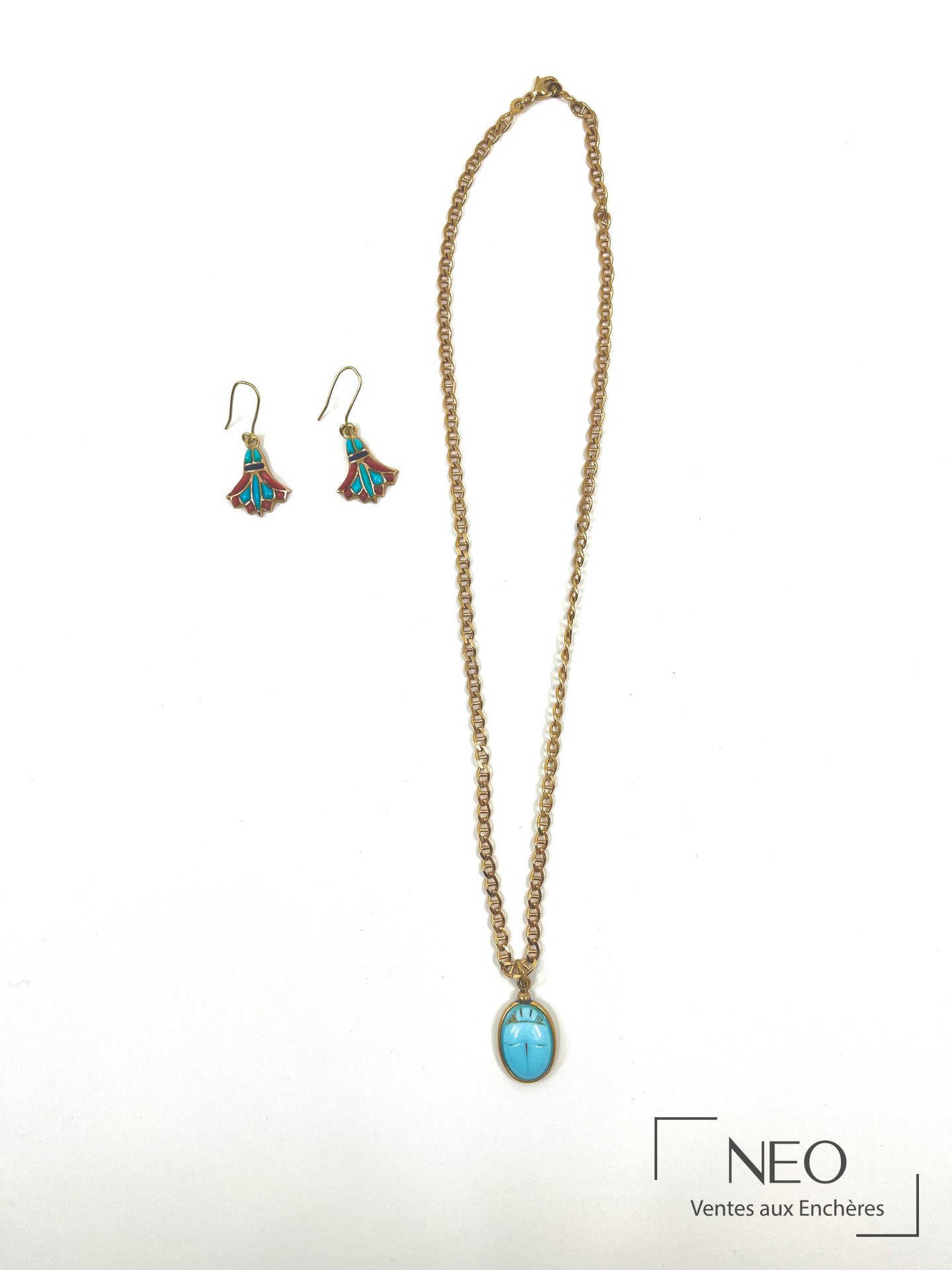 Pendentif turquoise scarabée et dormeuses en or jaune 18 carats