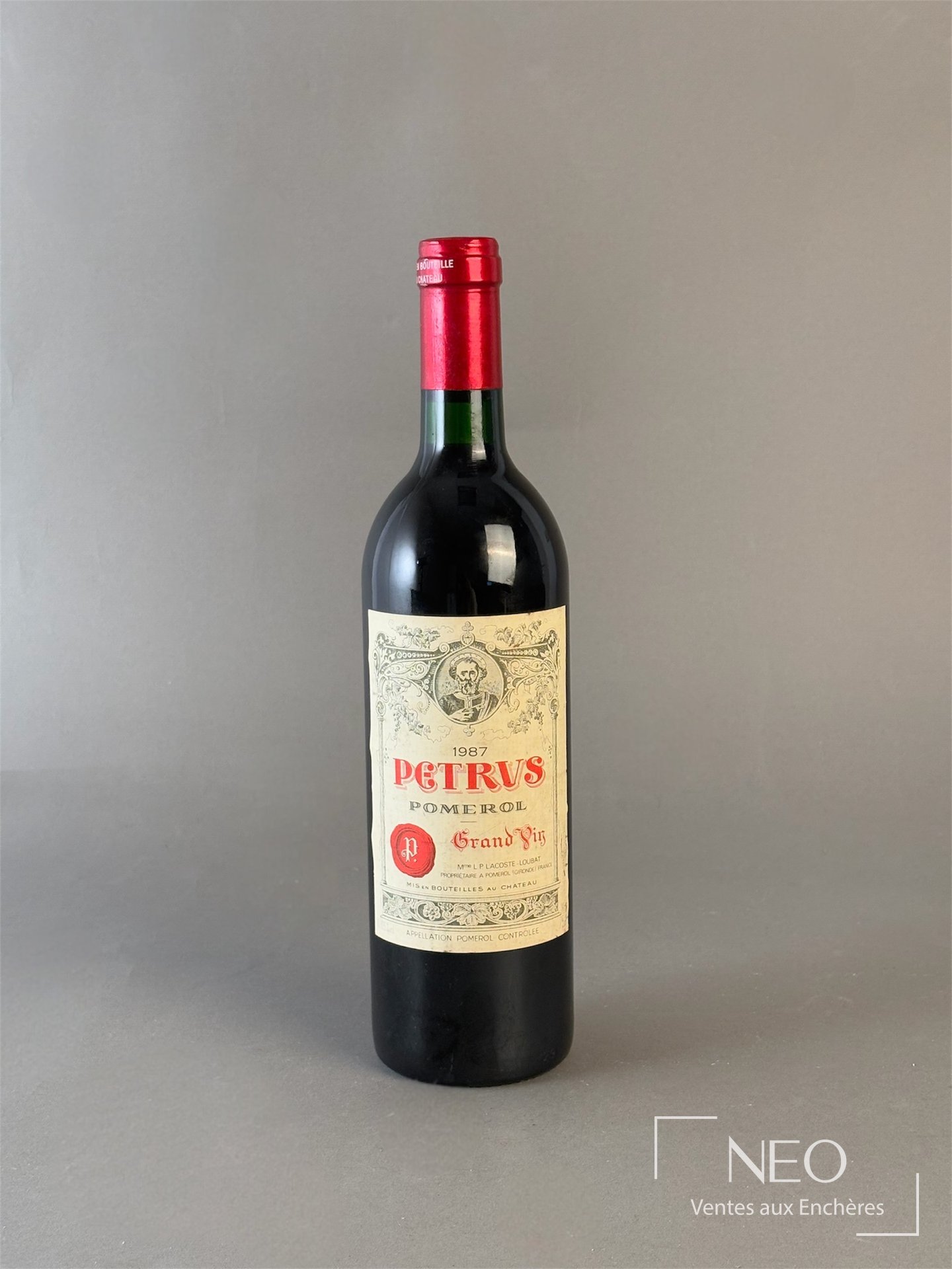 Petrus Pomerol 1987, bouteille de vin rouge