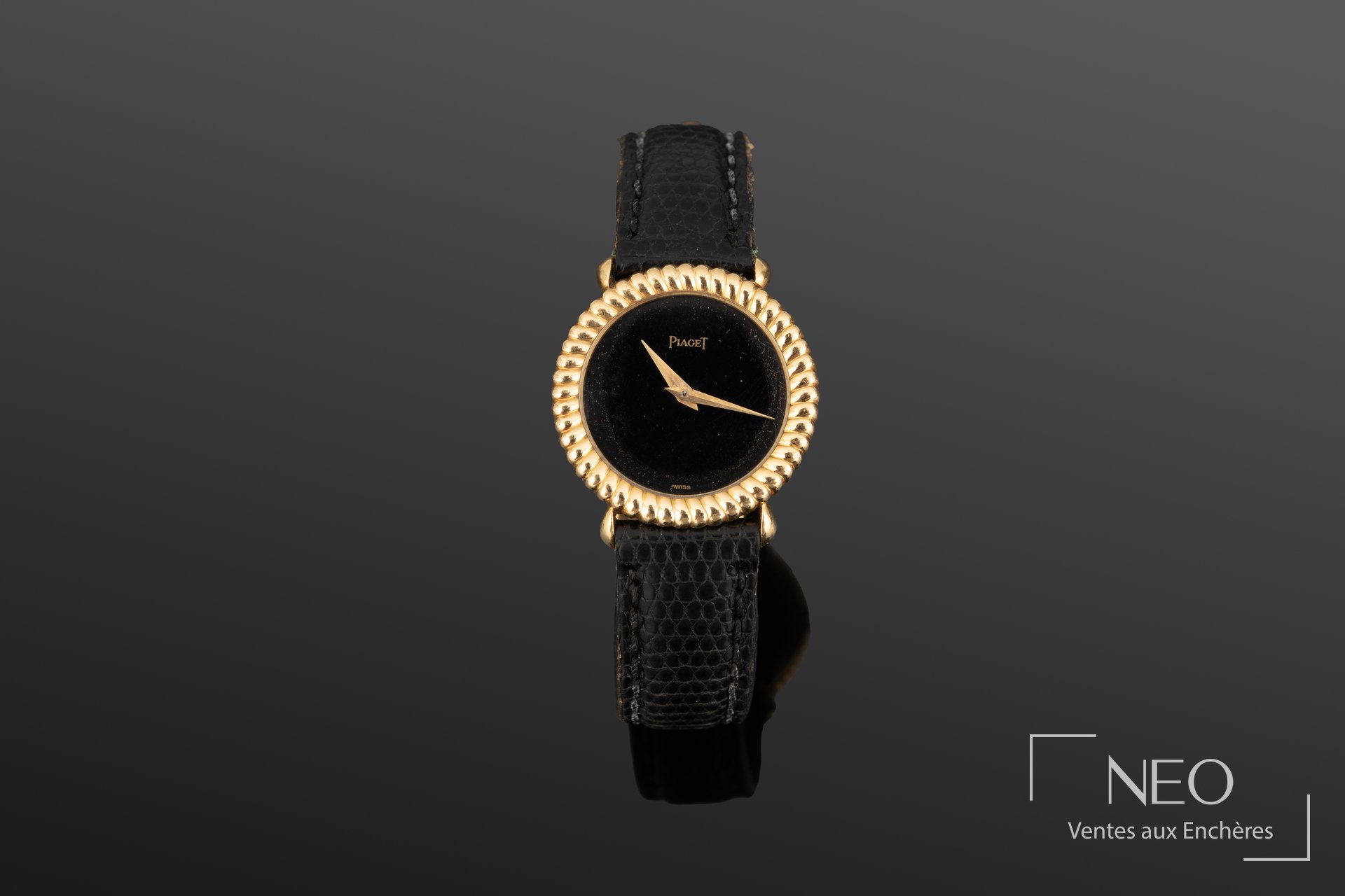 Piaget vers 1970 montre bracelet ronde référence 90401 en or jaune 18K