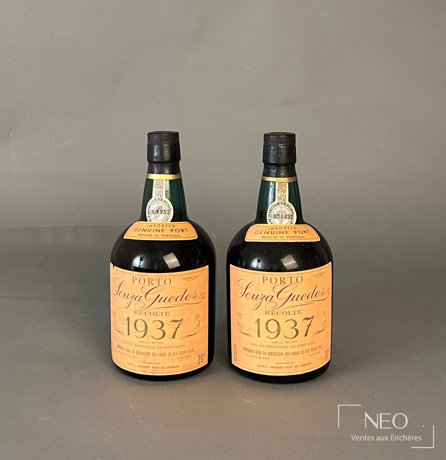 2 bouteilles de Porto Souza Guedes, récolte 1937