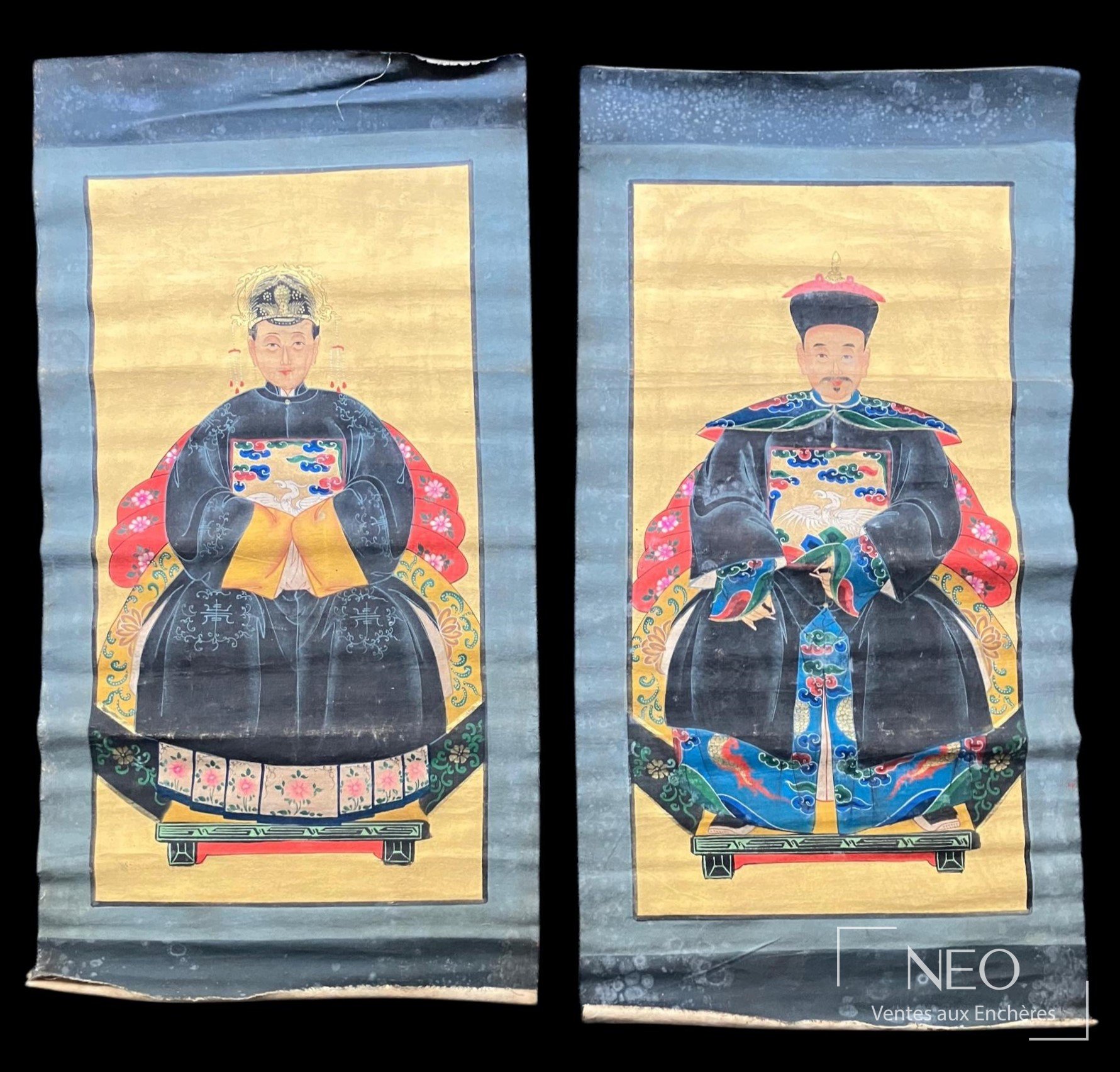 Deux portraits d’ancêtres chinois en encres et couleurs sur tissu