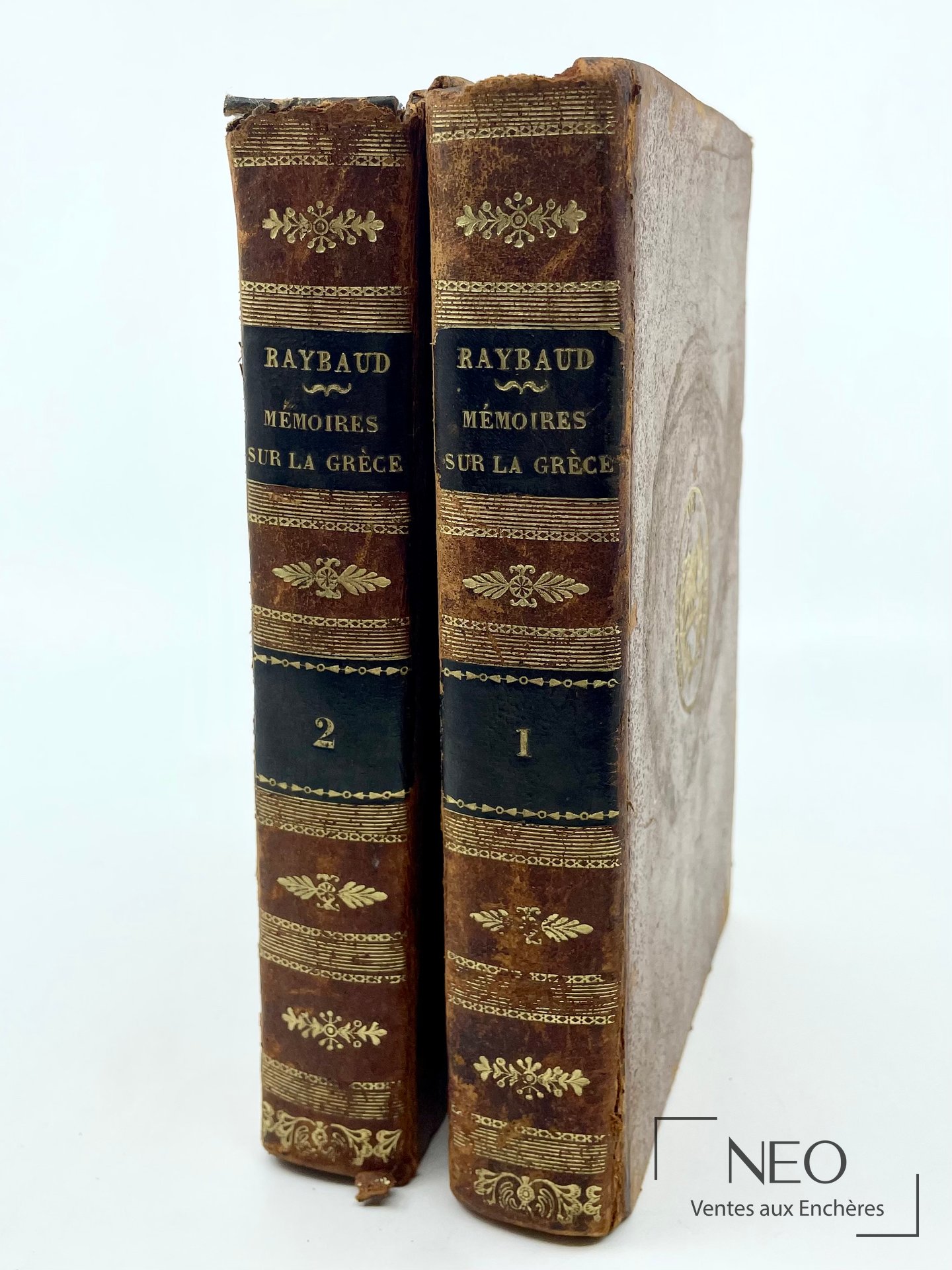 Deux volumes reliés en veau moucheté