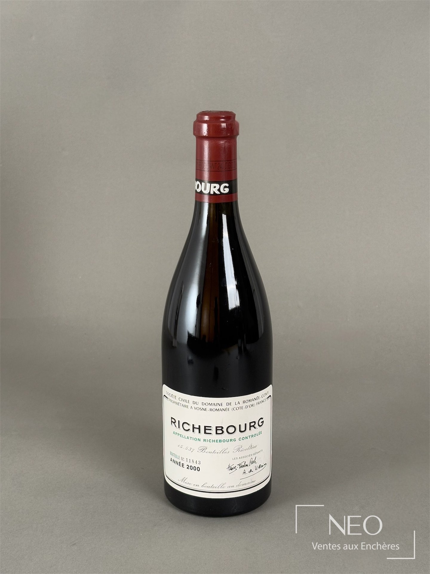 Bouteille de Richebourg Grand Cru du Domaine de la Romanée-Conti