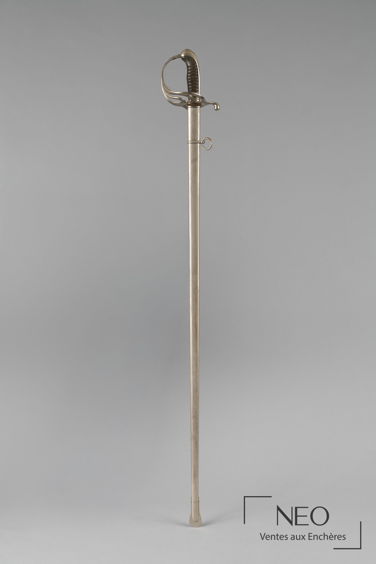 Sabre d’officier d’infanterie modèle 1882, monture nickelée et fourreau