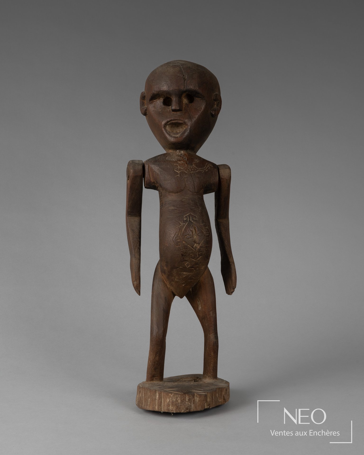 Statue aux bras articulés Timor, Indonésie, bois, 67 cm