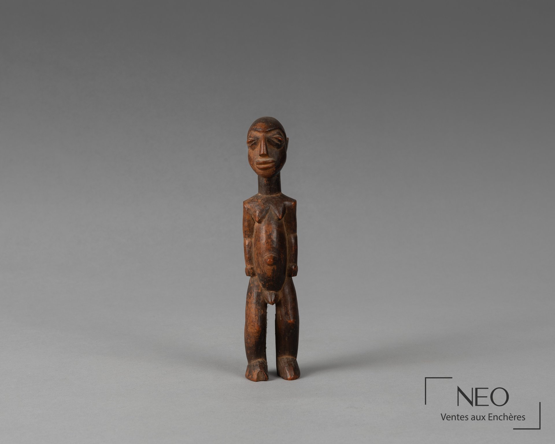 Statue Lobi en bois vue de face