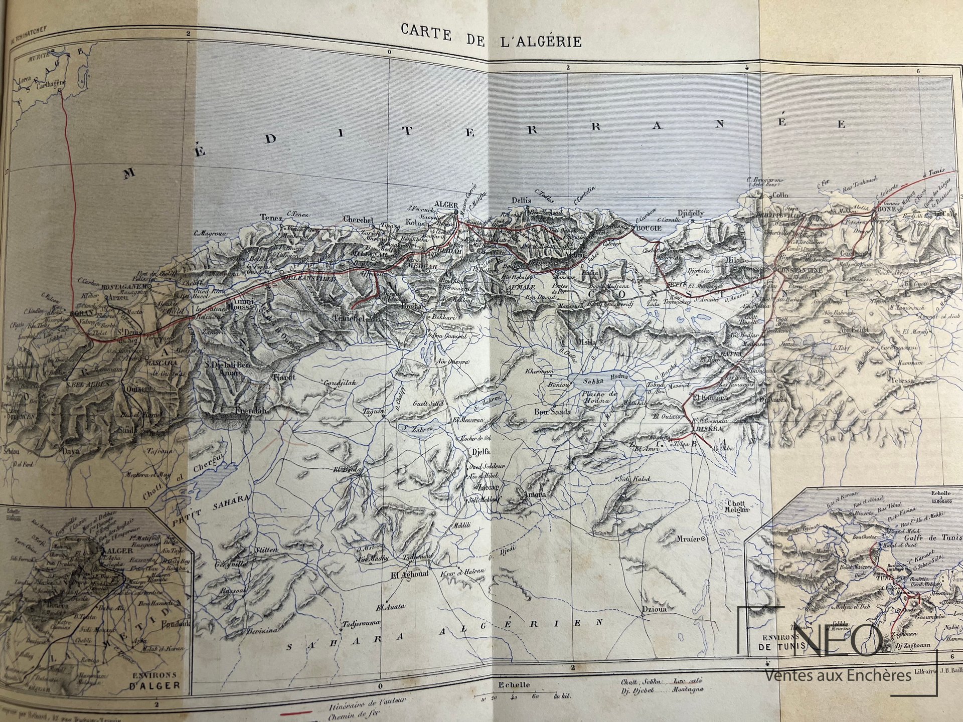 Carte de l’Algérie dépliée avec reliefs