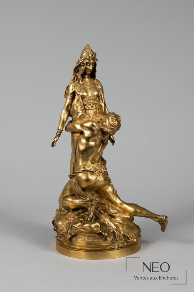 Bronze doré de Théodore Rivière représentant une figure féminine sur base circulaire