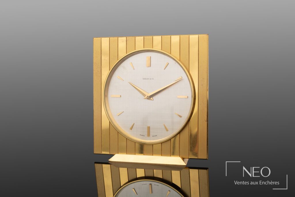 Horloge à poser Tiffany & Co. en métal doré