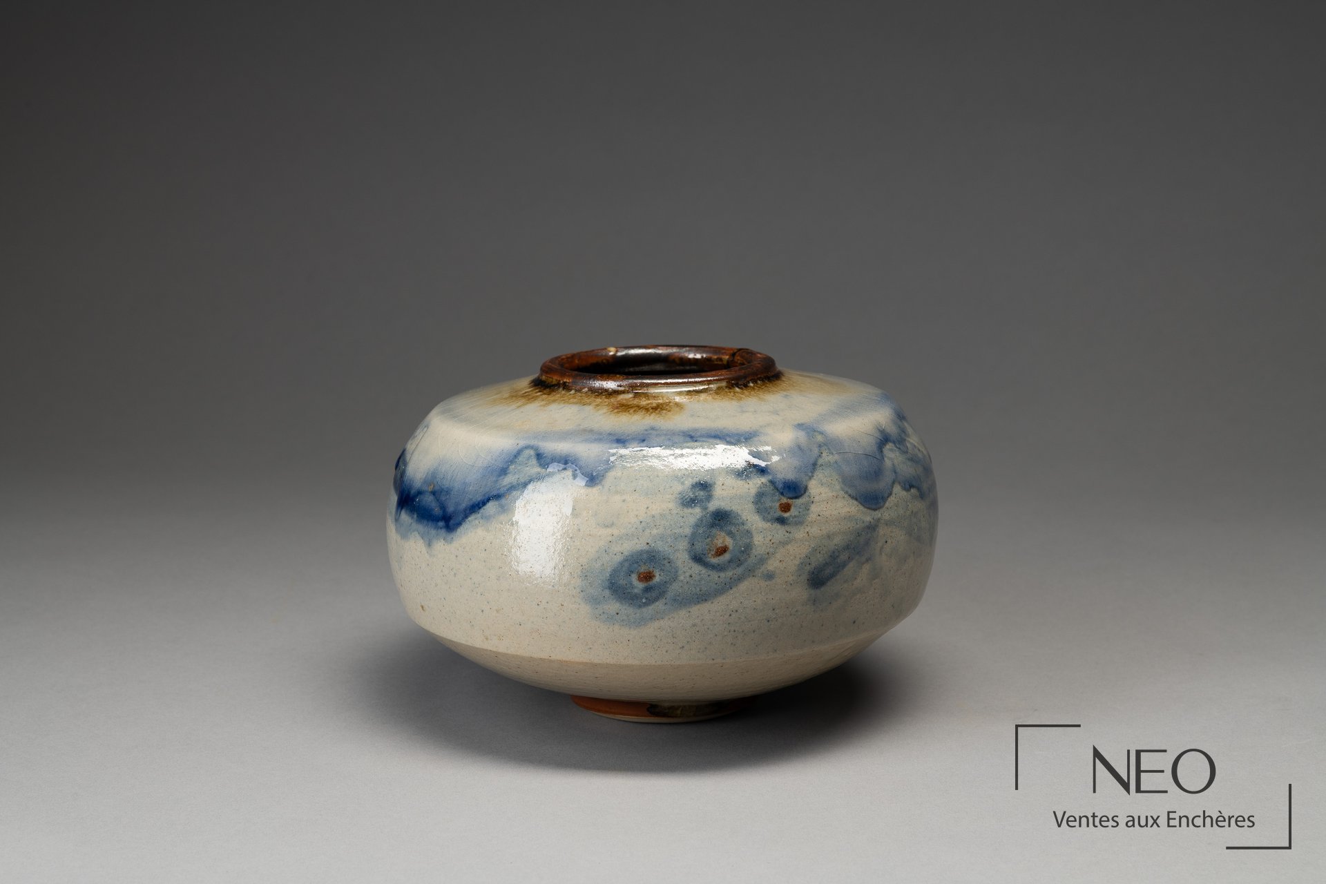 Vase pansu en céramique émaillée
